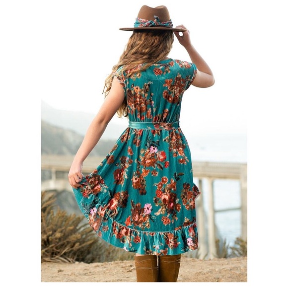 Joyfolie Mia Joy Amoura Dress in Agean Ikat
Girl's Size new with tags! Size 7 - Picture 2 of 2